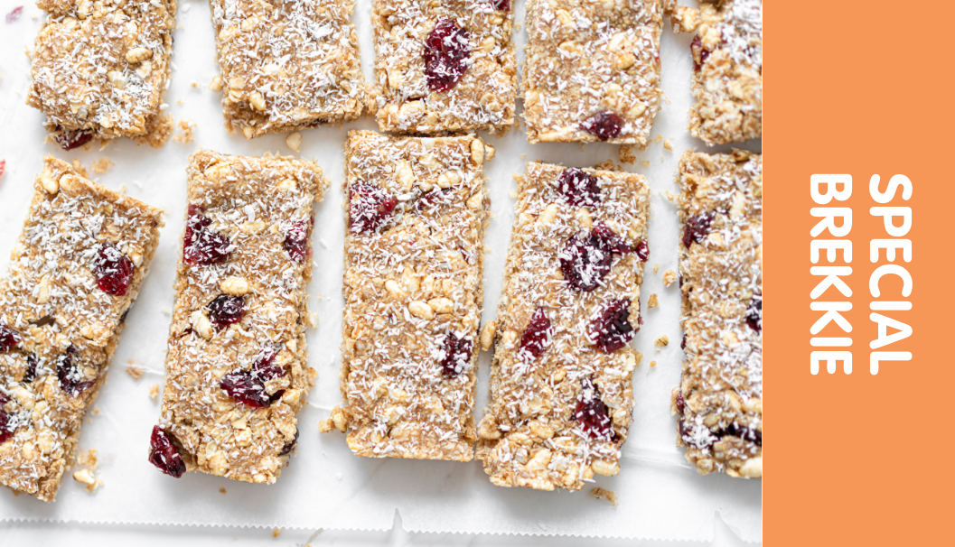 Special Breakkie: Raspberry Coconut Granola Bars